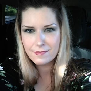 Meet your Posher, Carrie